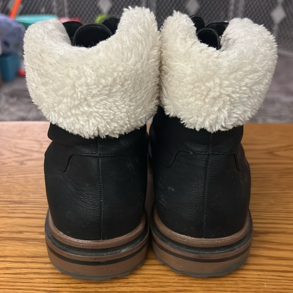 Torrid Shearling Hiker Bootie Size 10 - Picture 5 of 8